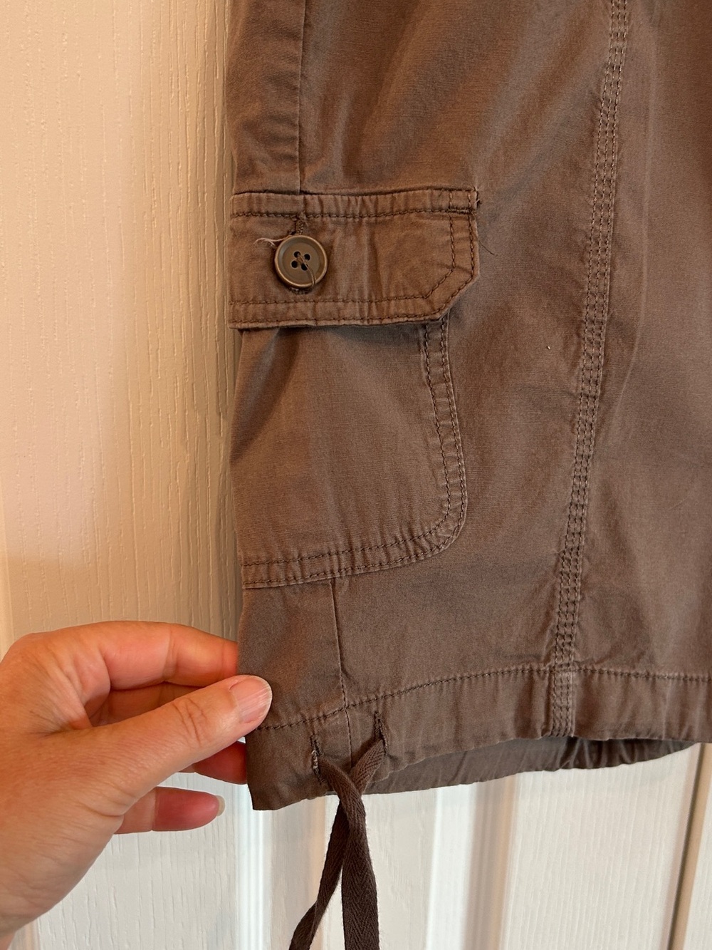 St. John's Bay Cotton Blend Cargo Shorts Brown Drawstring Hem Size 14 EUC - Picture 3 of 7